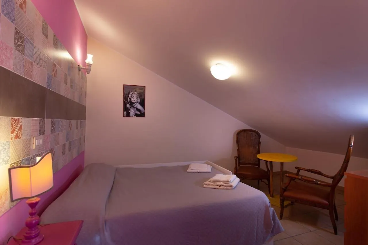 Sant'Agata  Felicidad Siempre B&B לינה וארוחת בוקר Sant'Agata (Sicily)